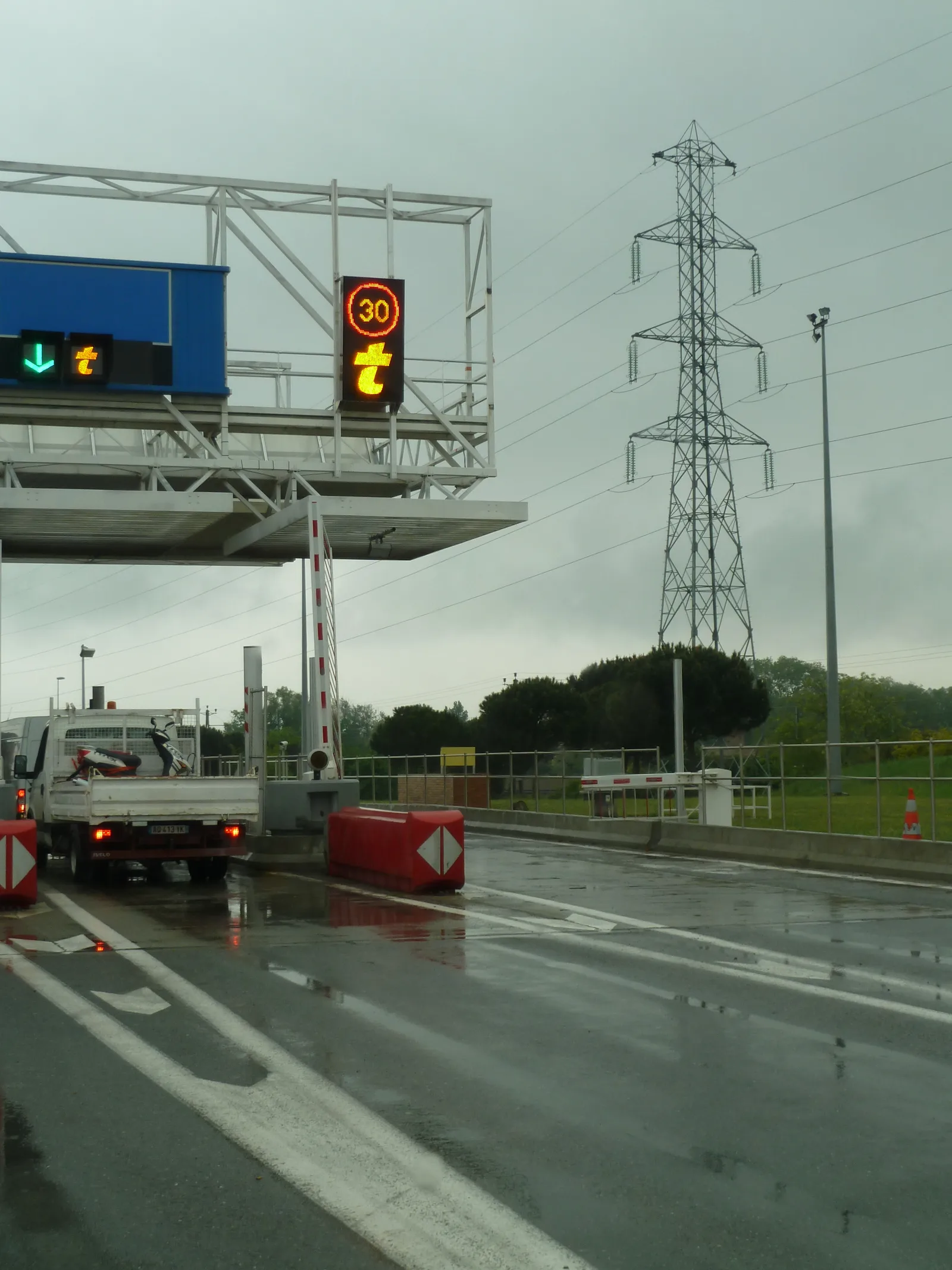 Voie de télépéage à 30 km/h sur l'autoroute A64