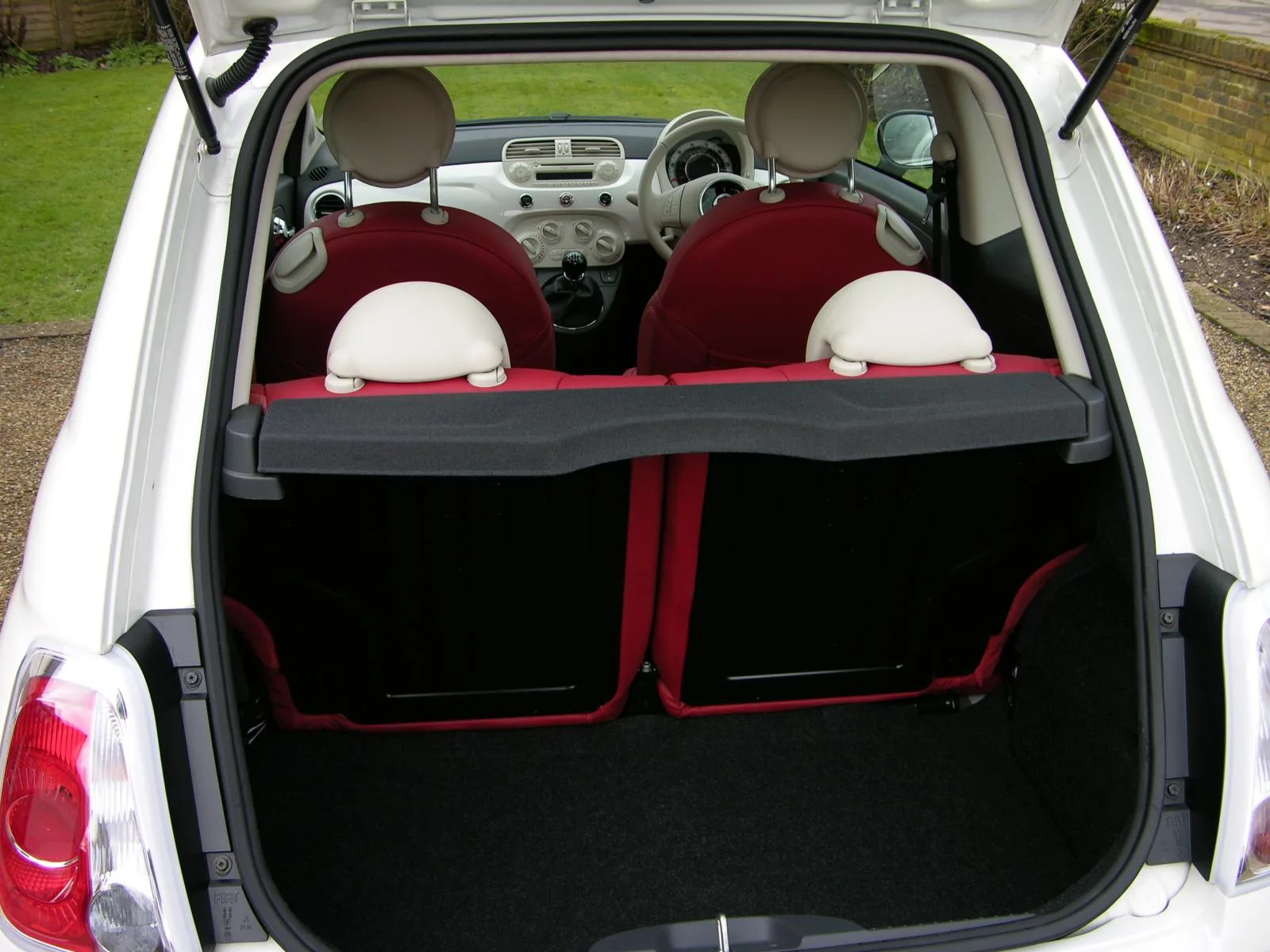 Fiat 500 1.4 Lounge — modèle équipé du système Blue&Me