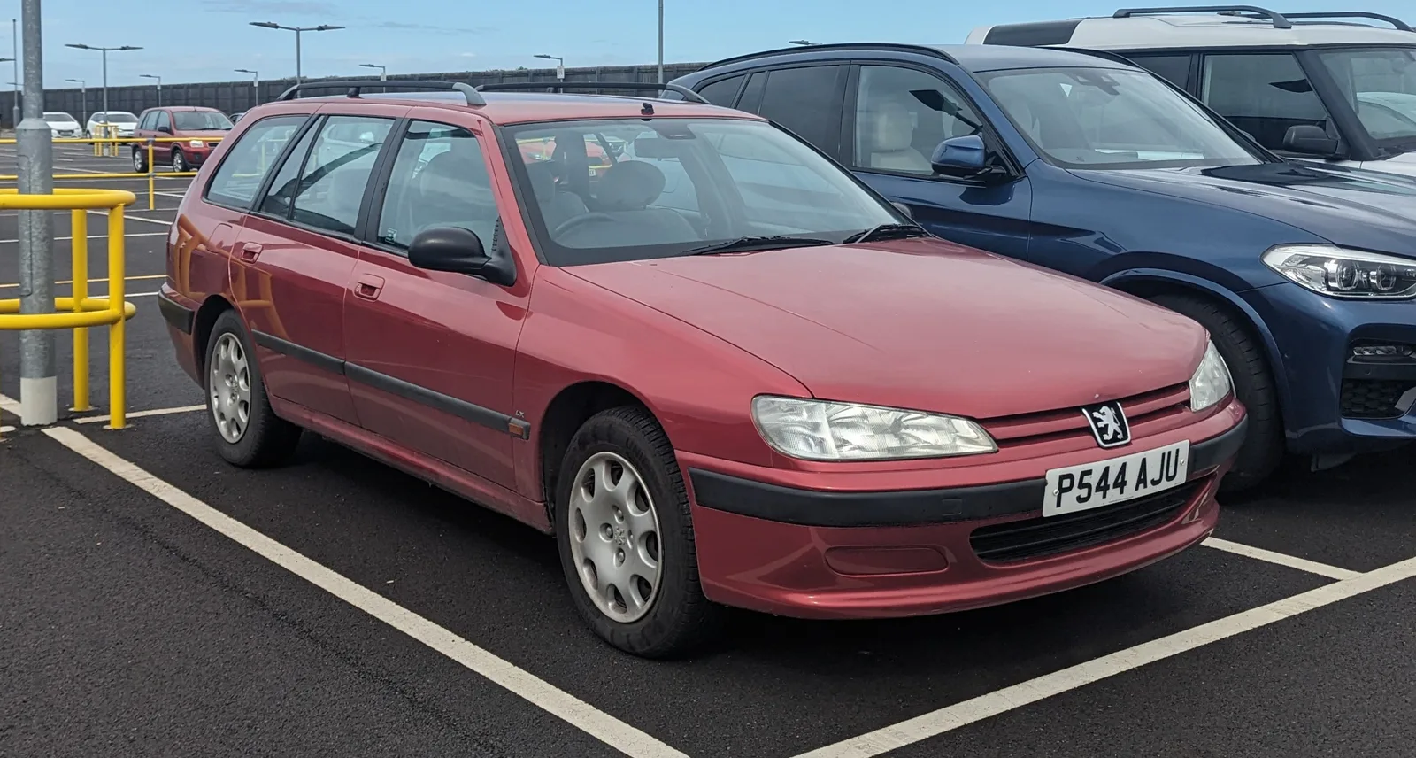 Peugeot 406 berline, vue trois-quarts