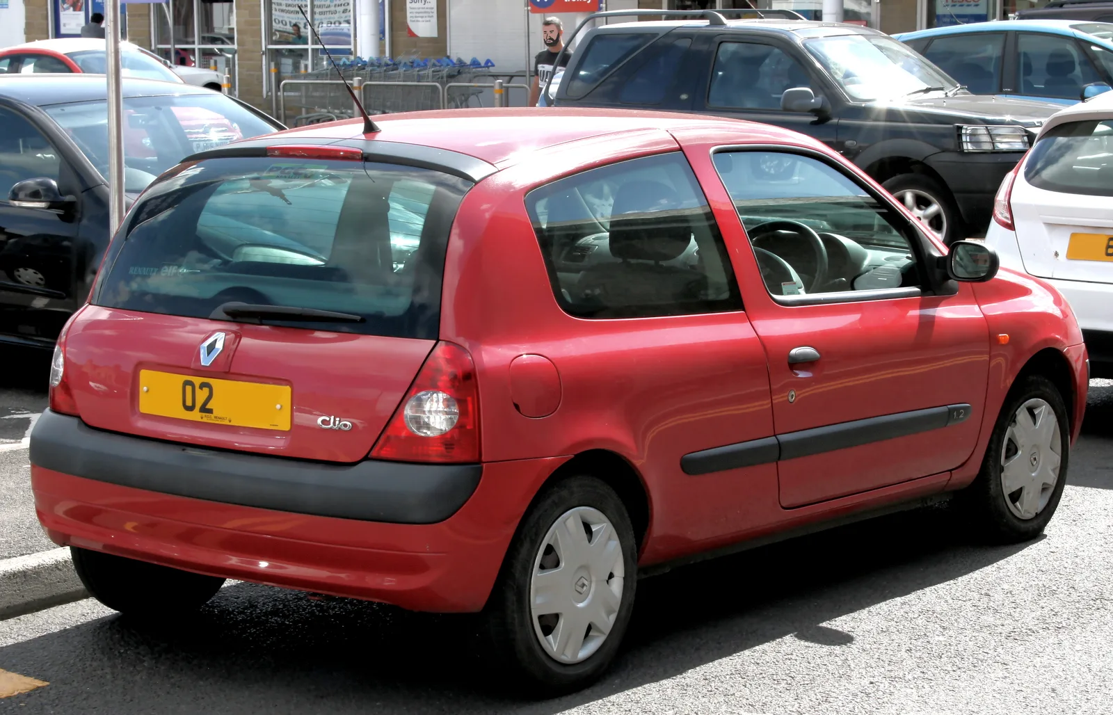 Coffre Bloqué sur Renault Clio 2 : Causes et Solutions Pro