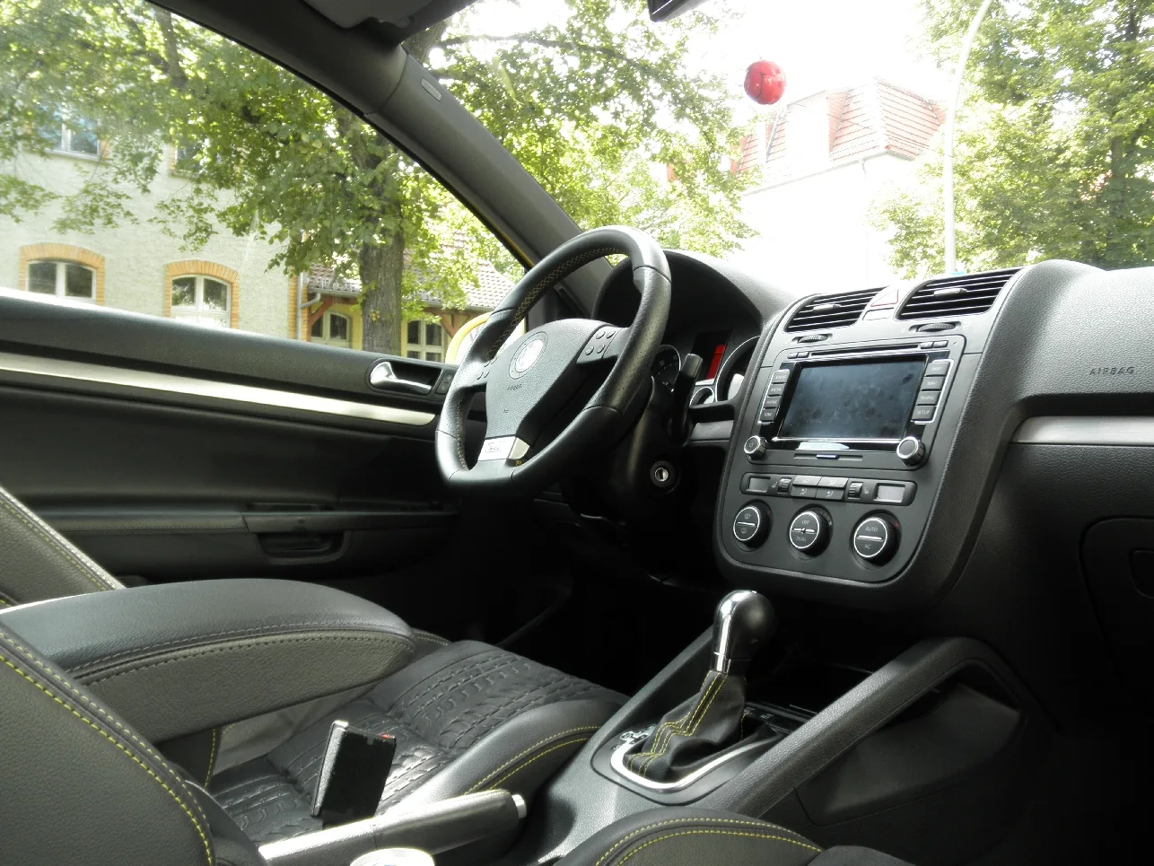 Intérieur et tableau de bord d'une Volkswagen Golf V GTI