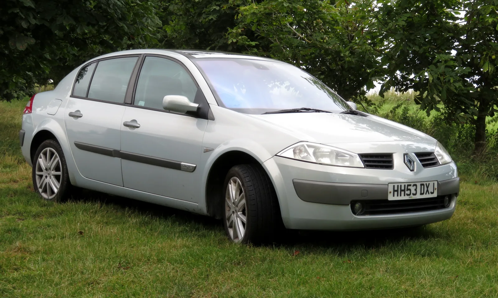 Démarrer une Renault Mégane 2 : Guide Carte Mains Libres