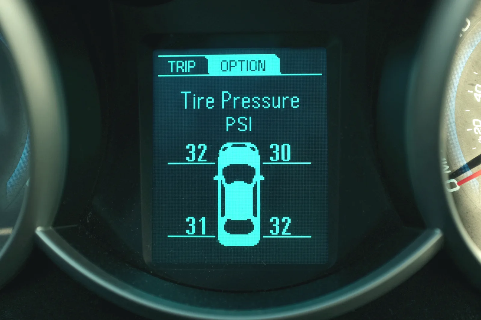 Comment Enlever le Voyant de Pression des Pneus sur sa Voiture