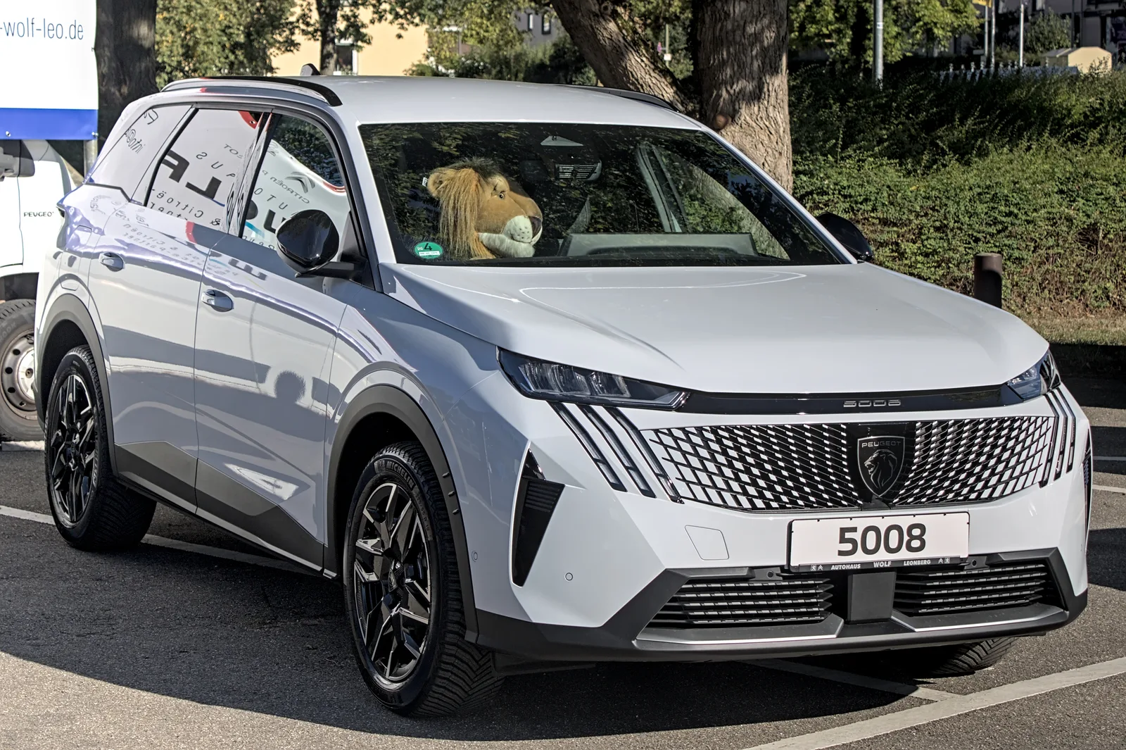 Peugeot 5008 mild-hybrid, exemple de SUV familial concerné par le malus au poids