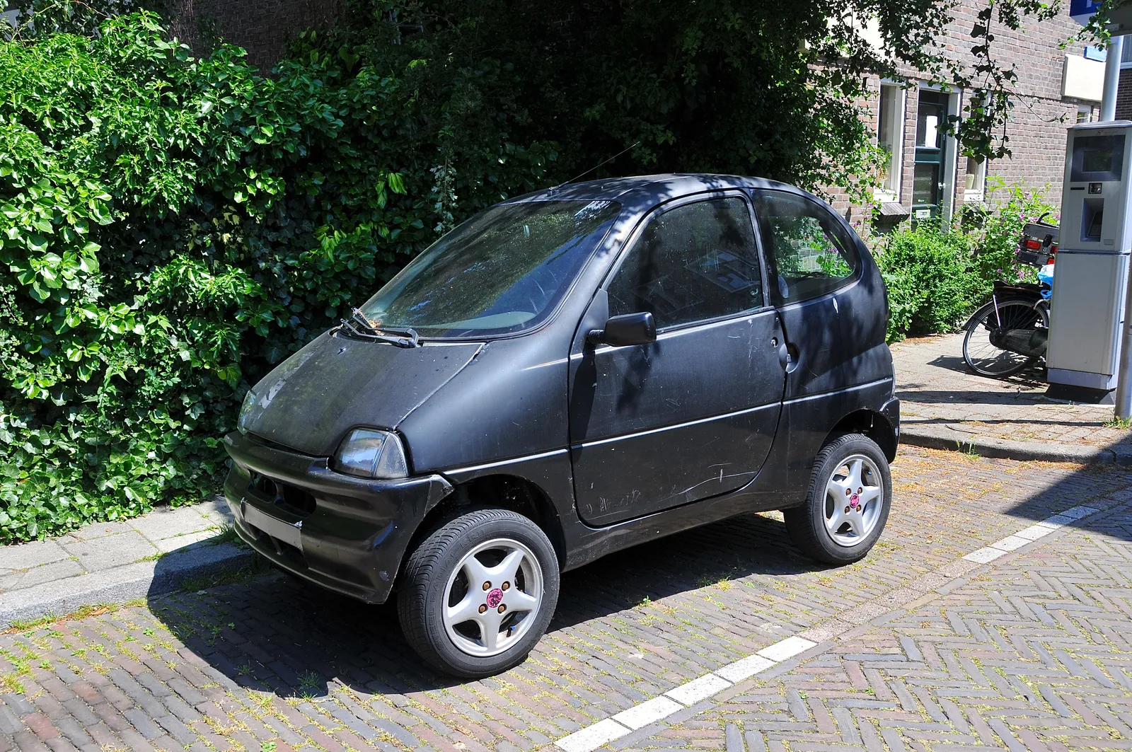 Ligier Ambra, voiture sans permis quadricycle biplace