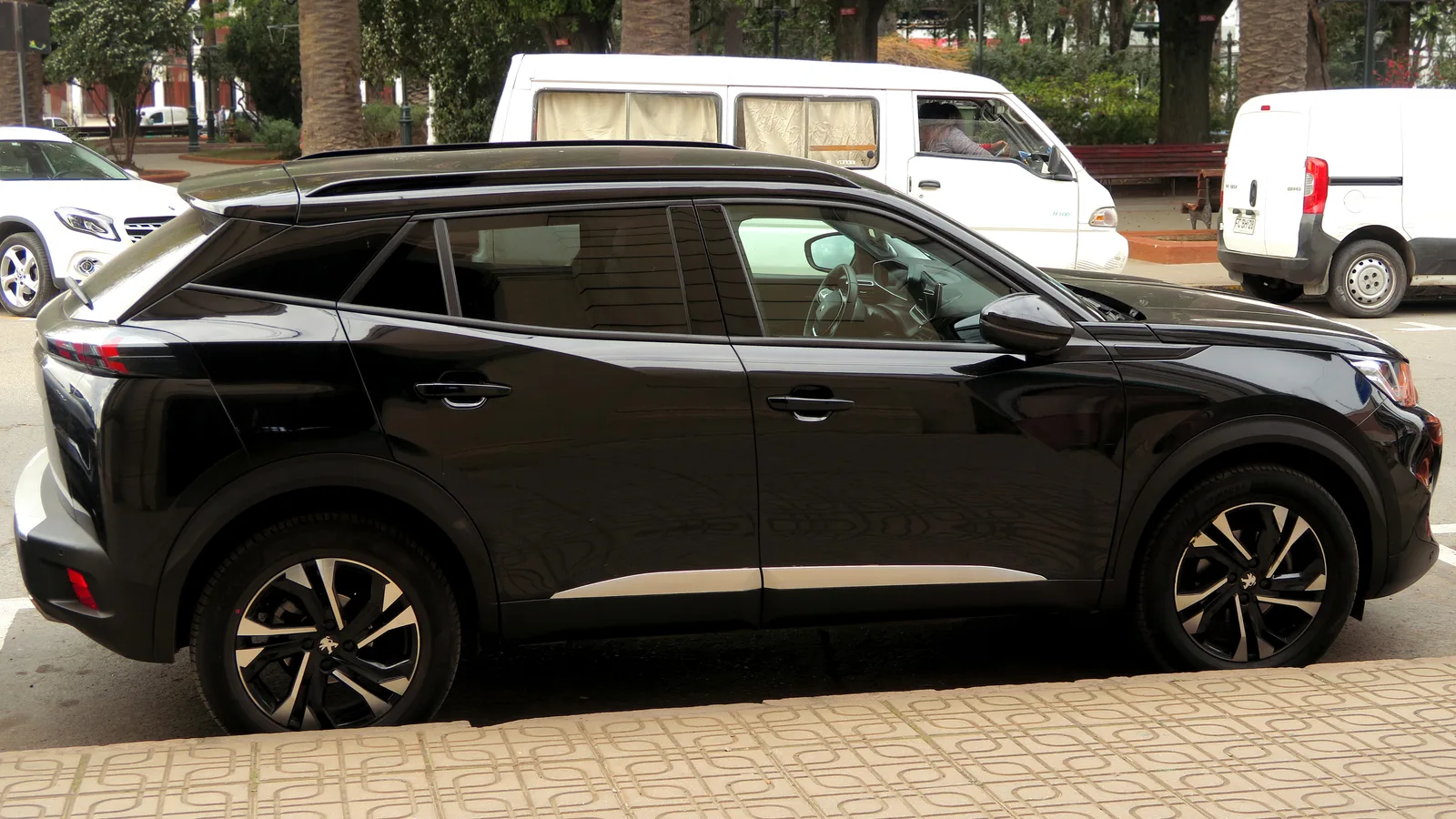 Peugeot 2008 vue de côté