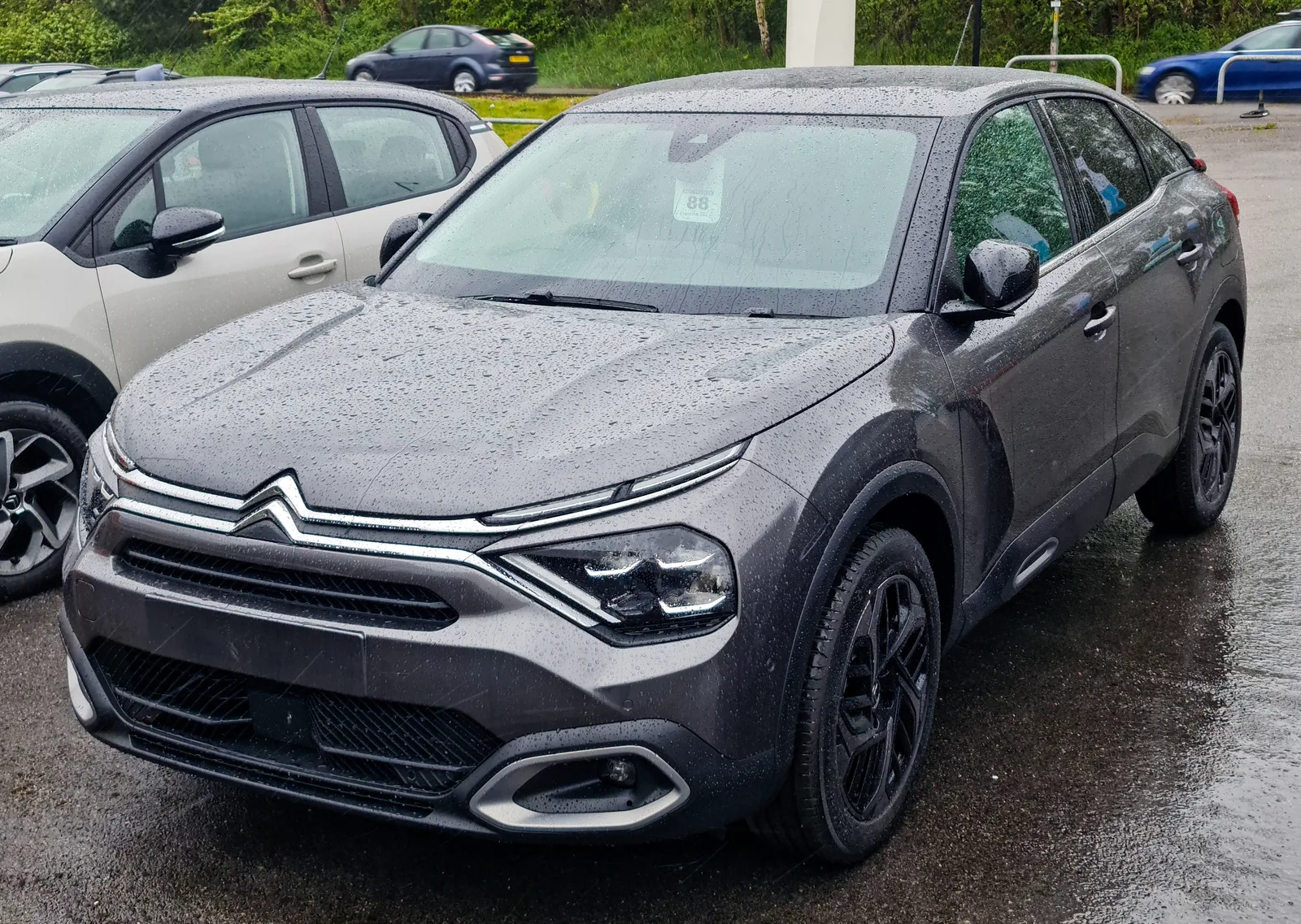 Voyant Orange Allumé sur Citroën C4 : Signification et Solutions