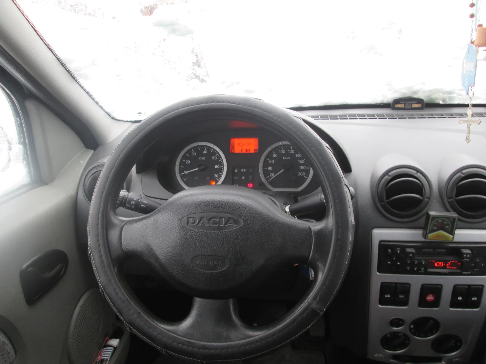 Tableau de bord d'une Dacia Logan