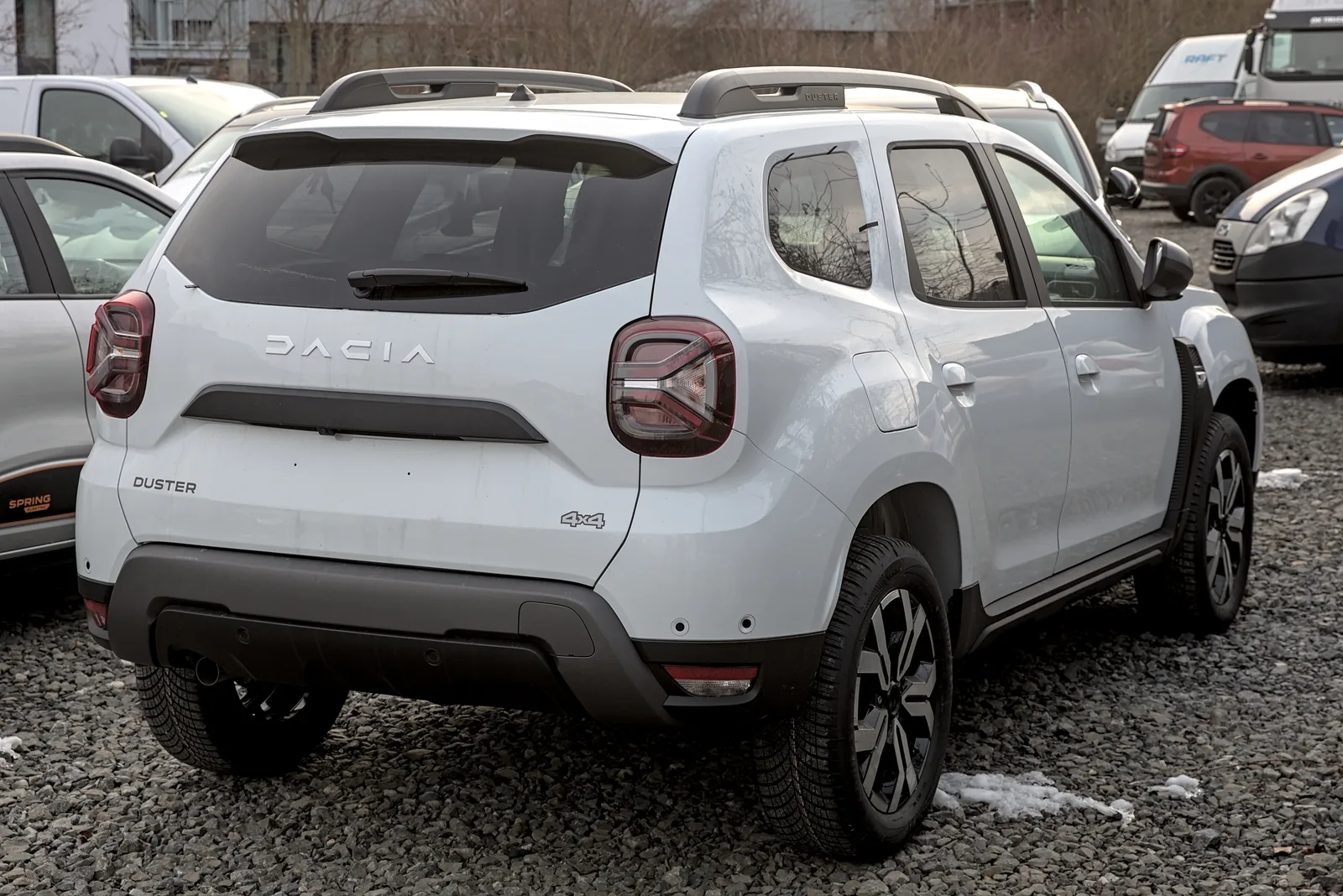 Dacia Duster vue avant — finition extérieure