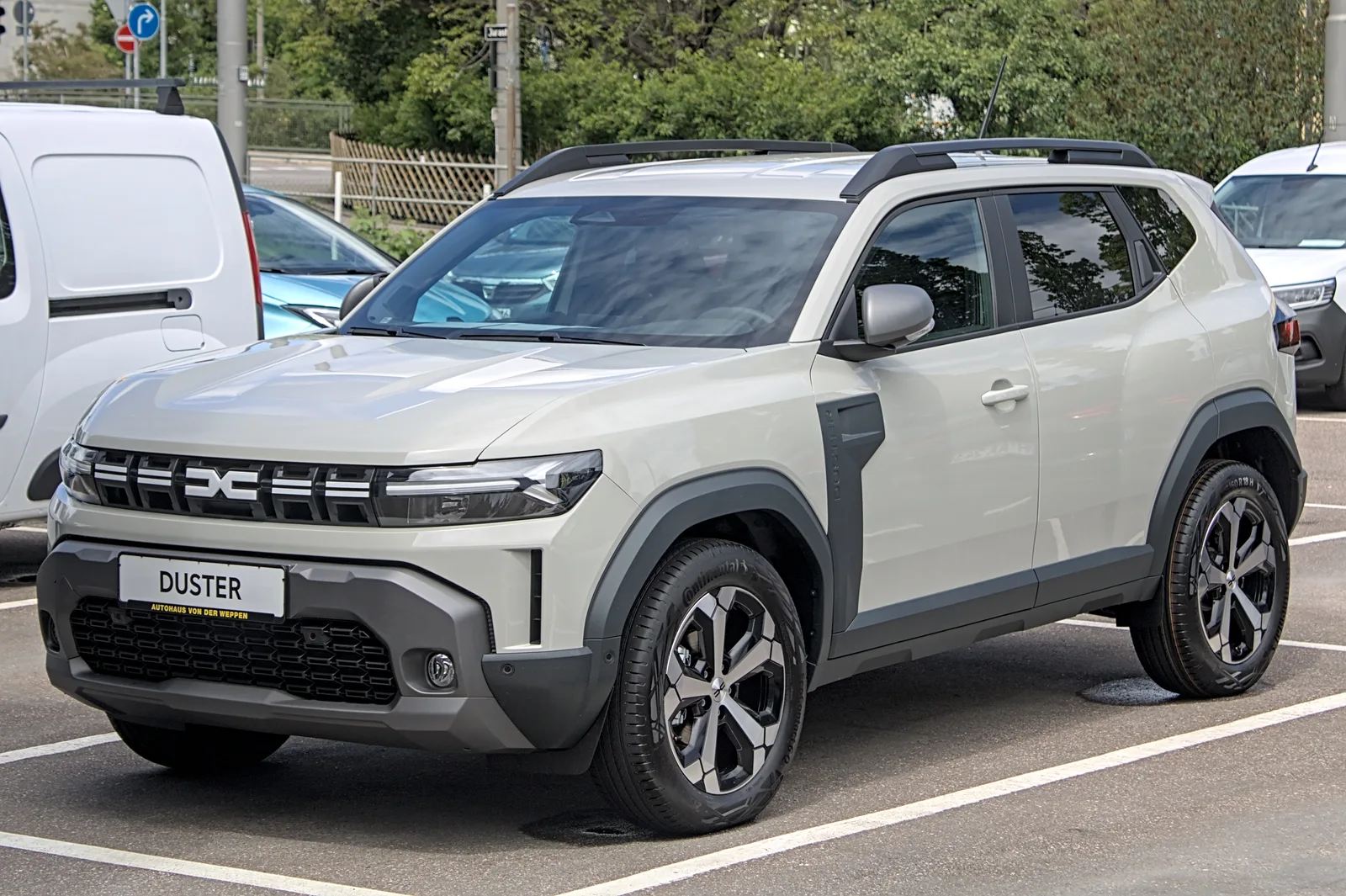 Voyant orange allumé sur Dacia Duster : signification et solutions