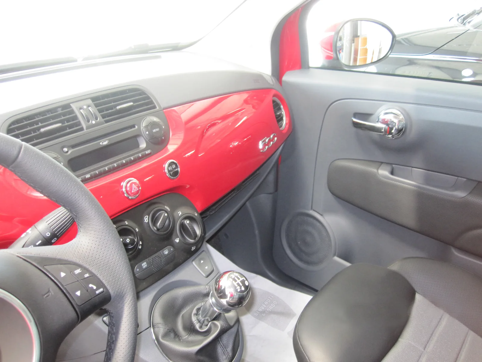 Intérieur Fiat 500 — habitacle et tableau de bord