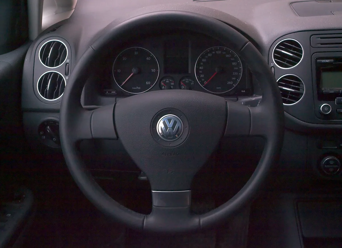 Compteurs et instruments de bord d'une Volkswagen Golf